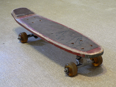 Скейт АПОМ с неродными стритовыми колесами